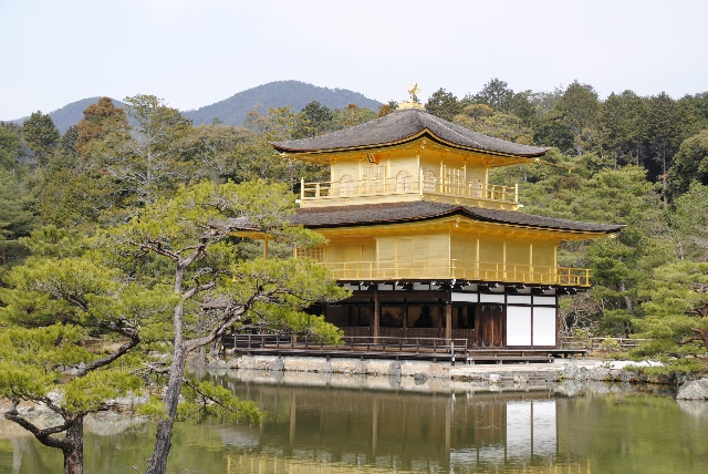 3. 京都のシンボル「金閣寺」