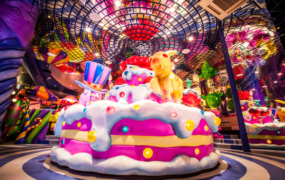 奇抜で驚き満載 原宿の新しい観光スポット Kawaii Monster Cafe に行ってみよう Seeingjapan