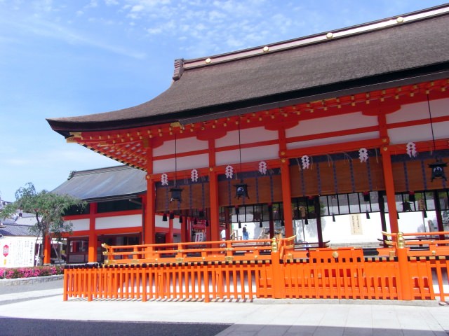 2. 祇園さんの愛称で親しまれる「八坂神社」