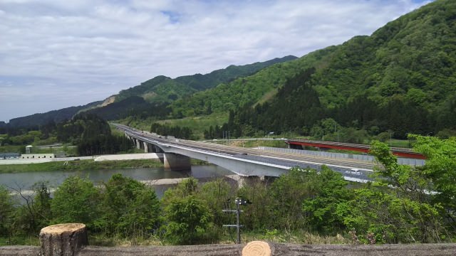 5. 新潟県の雄大な自然を鑑賞する「阿賀野川（あがのがわ）ライン舟下り」