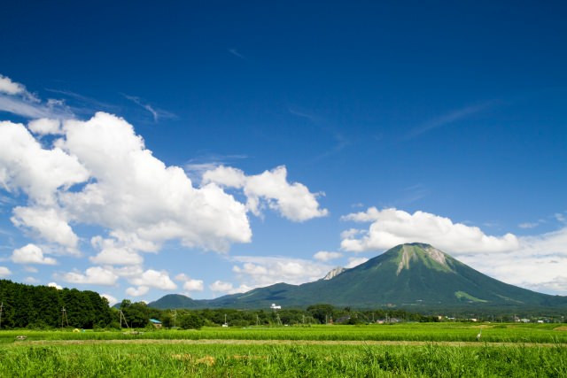 7. 伯耆富士との異名を持つ美しい山。鳥取の自然を感じる「大山(だいせん)」