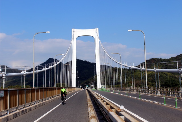 1. 初心者でもOK！尾道でサイクリングを楽しむ。「しまなみ海道」