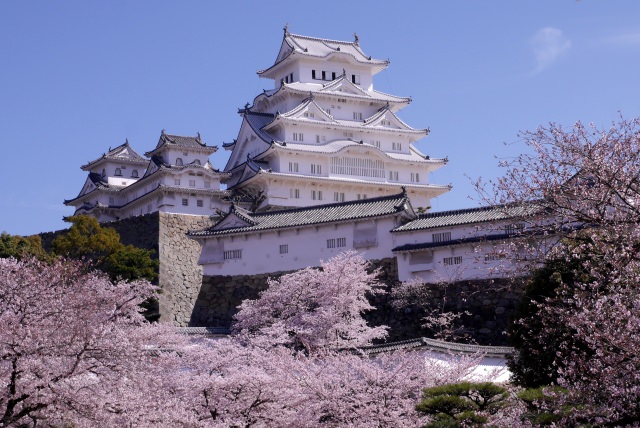 10. 関西でも有名な観光スポット！兵庫の地にある「姫路城」