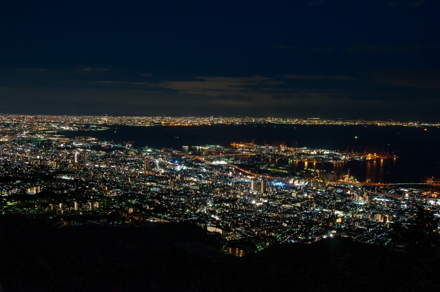 2. 日本三大夜景のひとつ！「摩耶山掬星台」